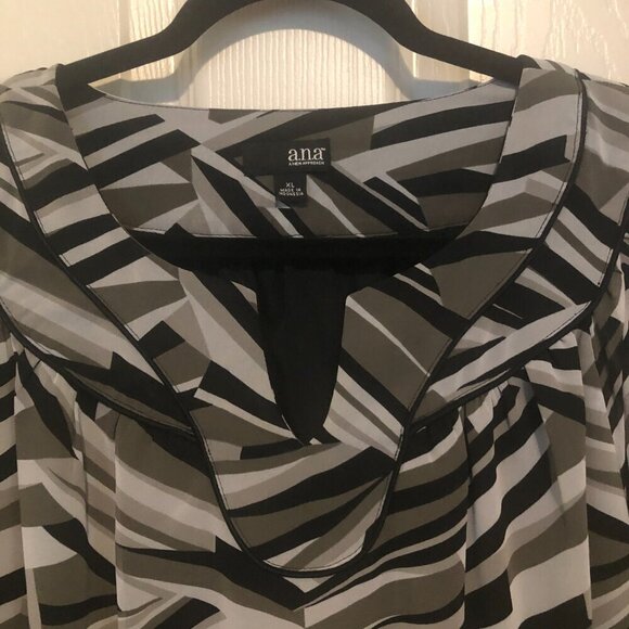 a.n.a XL black, gray, and white long sleeve cinched wrist lined blouse - Picture 2 of 7